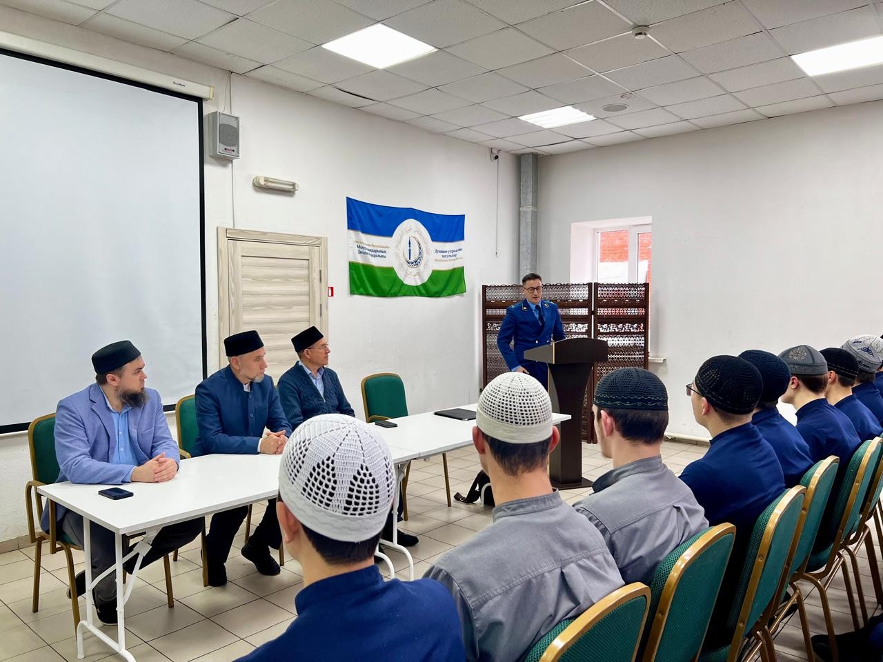 Круглый стол по профилактике экстремизма и терроризма: Уроки для молодежи