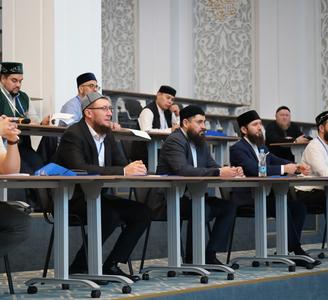 Имамы России и наши сотрудники в Болгарской исламской академии изучают азы управления мусульманской религиозной организацией